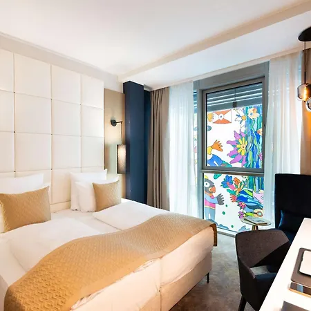 Western Premier Royal Blue - Adult Only 4*