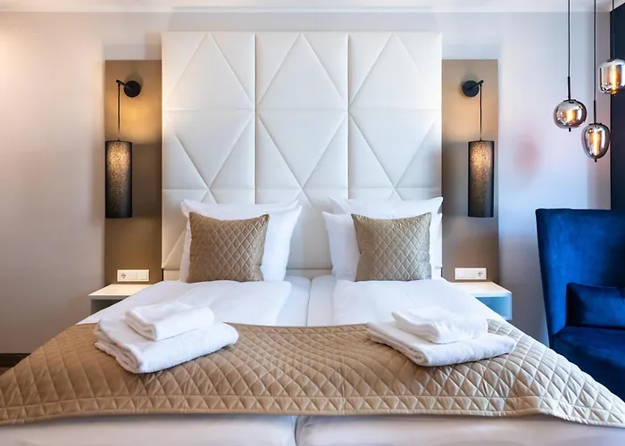 Western Premier Royal Blue - Adult Only لبسيا