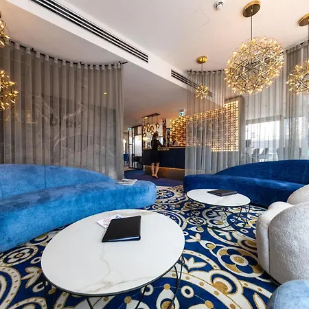 Western Premier Royal Blue 4* Leipzig