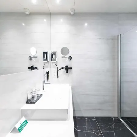 Western Premier Royal Blue - Adult Only Отель