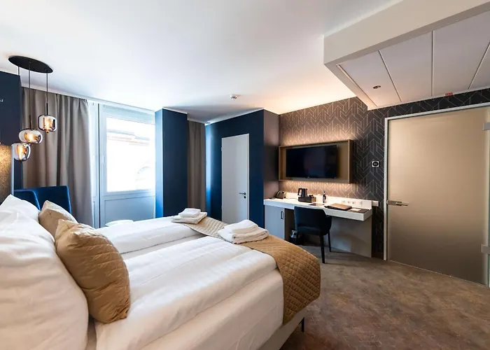 Western Premier Royal Blue - Adult Only Lipsk