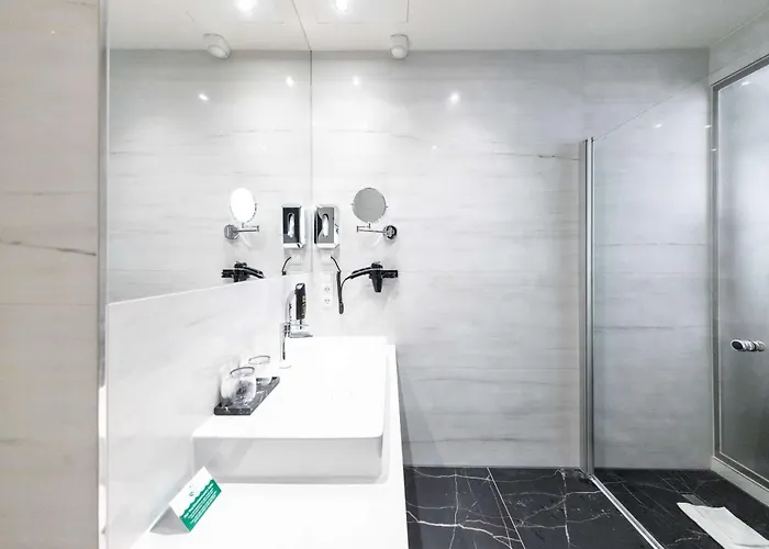 Western Premier Royal Blue - Adult Only Hotel